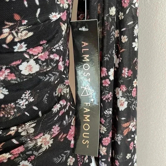 Almost Famous Black Floral Long Sleeve Crop Top With Built-in Bra - Picture 6 of 14